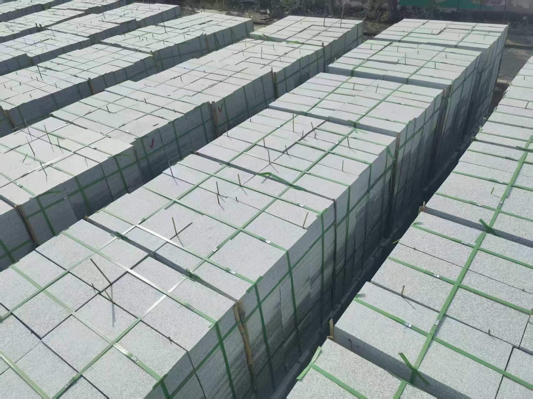 蚌埠 芝麻白1.8公分火烧300*600地铺，清仓大甩卖