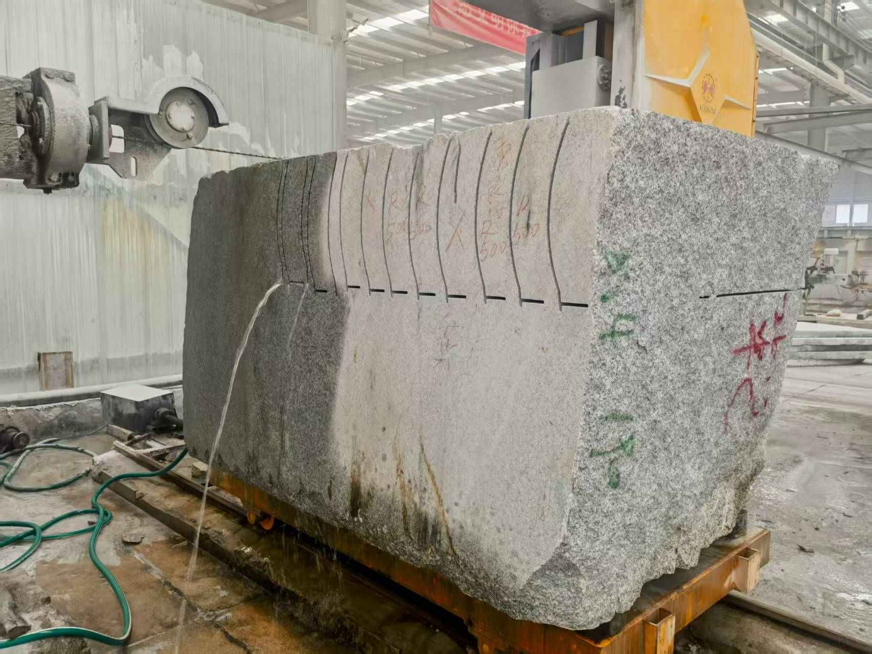 蚌埠 602，大花芙蓉白，绳锯加工弧形路沿石