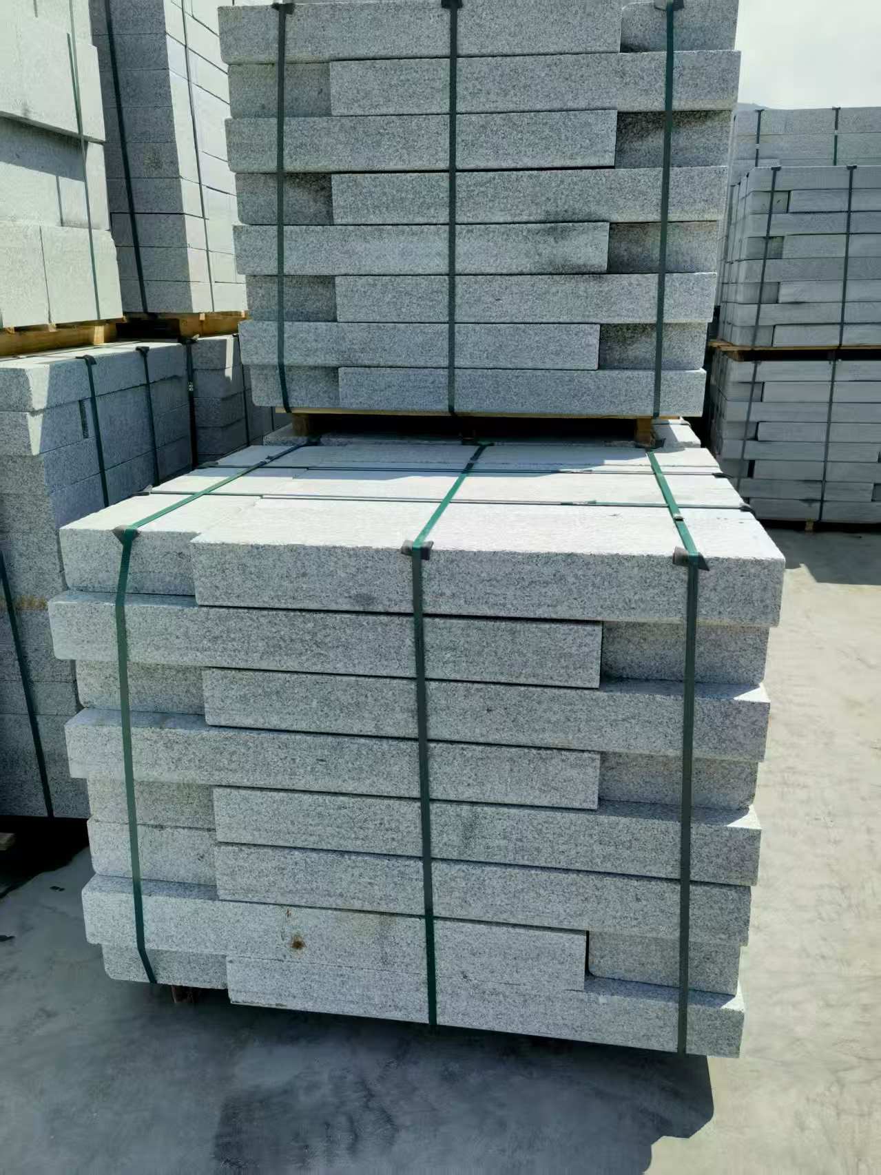 蚌埠 芙蓉白花岗岩路沿石、平石尺寸标准，色泽均匀